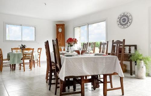 Guegon Maison | Stunning Home In Guégon With Wifi