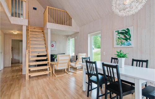 Holmsjo Maison | Stunning Home In Holmsjö With Kitchen