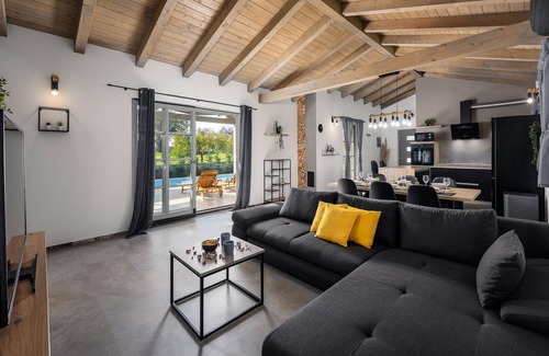 Mali Vareski Maison | Stunning home in Krnica