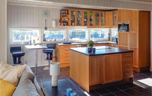 Mandal Maison | Stunning Home In Mandal With Kitchen