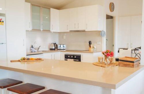 Mount Mellum Maison | Stunning Home in Mt Mellum with Panoramic Coastal Views