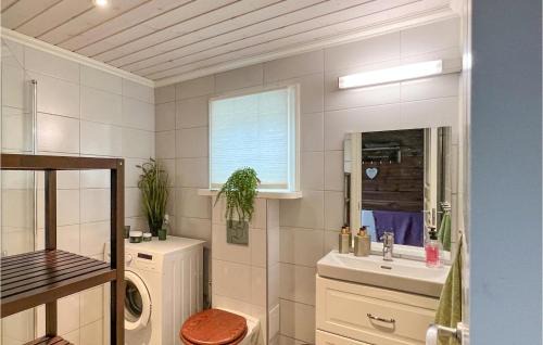 Nord-Torpa Maison | Stunning Home In Nord-Torpa With Wifi