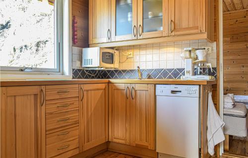 Os Maison | Stunning Home In Os With Kitchen