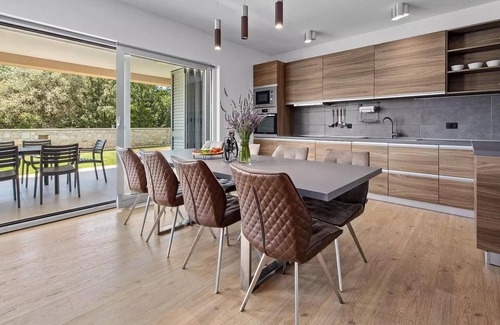 Galizana Maison | Stunning home in Pula