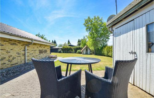 Ronde Maison | Stunning Home In Rønde With Wifi