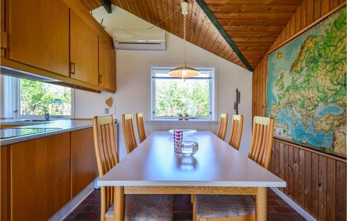 Ronde Maison | Stunning Home In Rønde With Wifi
