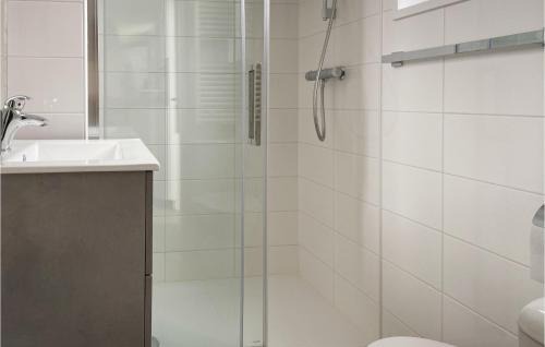 Scherpenisse Maison | Stunning Home In Scherpenisse With Wifi