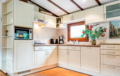 Sint-Annaland Maison | Stunning Home In Sint-Annaland