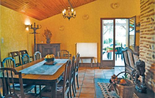 Saint-Pierre-d'Eyraud Maison | Stunning Home In St Pierre D'eyraud