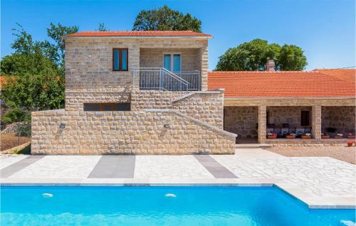 Unesic Maison | Stunning Home In Unesic