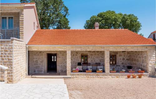 Unesic Maison | Stunning Home In Unesic