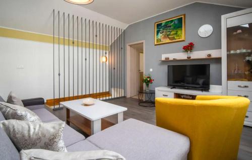 Veli Brgud Maison | Stunning Home In Veli Brgud With Wifi