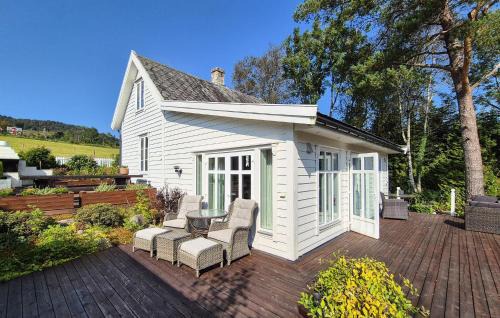 Vikebygd Maison | Stunning Home In Vikebygd With House A Mountain View