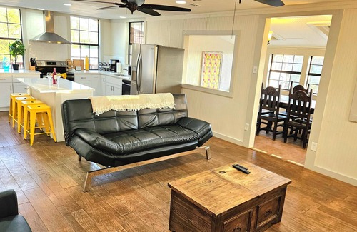 Rocky Ridge Maison | Stunning Home w/private POOL Amazing LAKE Views & Sleeps 12