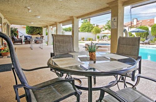 Rancho Oakey Maison | Stunning Home with Private Oasis - 1 half Mile to Strip