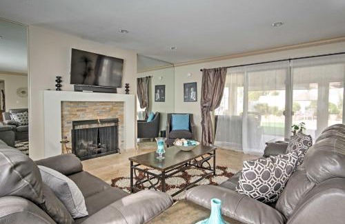 Rancho Oakey Maison | Stunning Home with Private Oasis - 1 half Mile to Strip