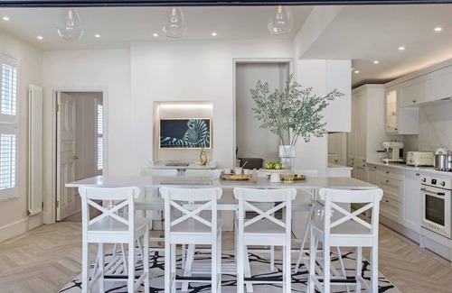 Leigh-on-Sea Maison | Stunning house in the heart of Leigh-On-Sea, Best location in Leigh On Sea