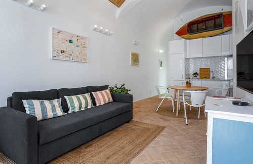 Fuseta Maison | Stunning House With Rooftop and Pool by LovelyStay