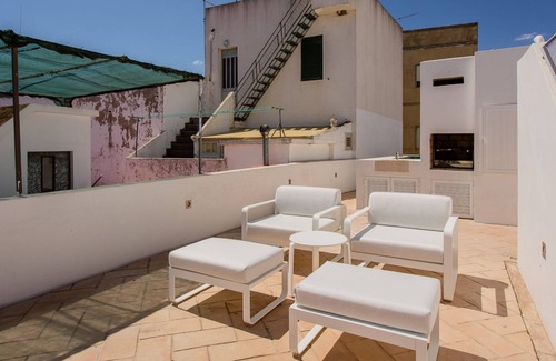Fuseta Maison | Stunning House With Rooftop and Pool by LovelyStay