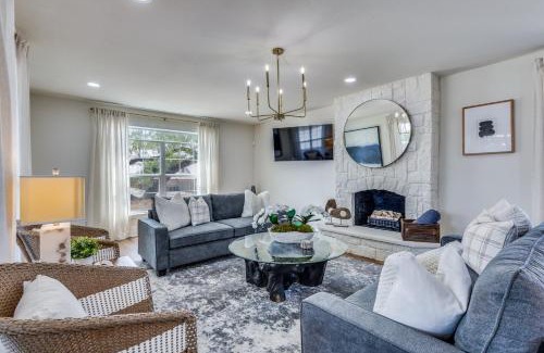 Lakewood Village Maison | Stunning Lake House with a Pool and Hot Tub