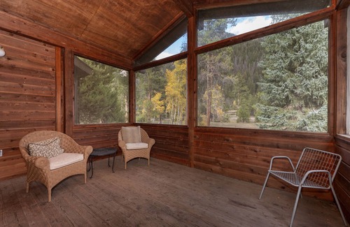 Granby Cabine | Stunning lake/mountain views, adjoining cabin, pet friendly, near Lake Granby!