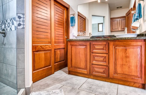Tronadora Maison | Stunning Lake, Volcano, Mountainside Vistas, with chef's kitchen