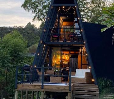 Guatape Chalet De Ski | Stunning lakefront retreat, breathtaking views