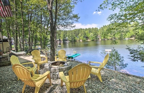 East Wakefield Maison | Private Lakefront Getaway—Fireplace & Hot Tub