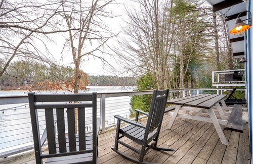 East Wakefield Maison | Private Lakefront Getaway—Fireplace & Hot Tub