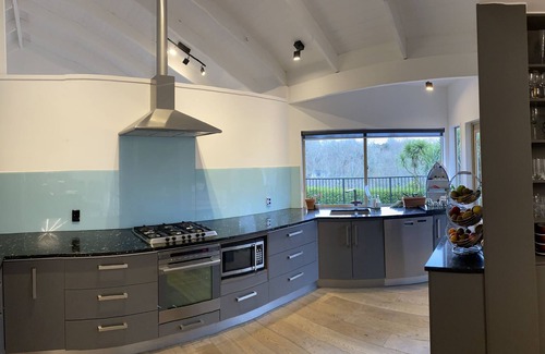 Tauranga Maison | Stunning large family home with plenty of outdoor space