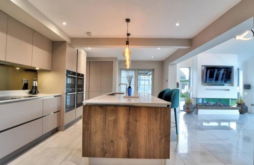 Great Leighs Maison | Stunning large house in Green Dunmow