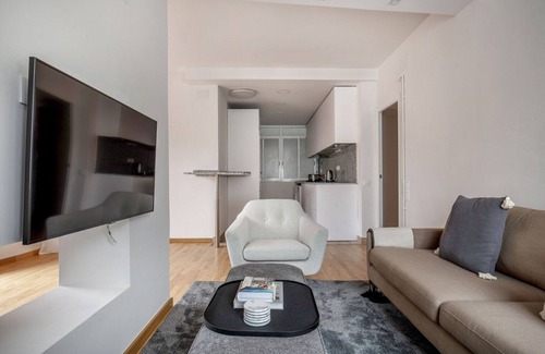 La Maternitat i Sant Ramon Appartement | Stunning Les Corts 3BR Penthouse w/ Balcony, nr Camp Nou, by Blueground