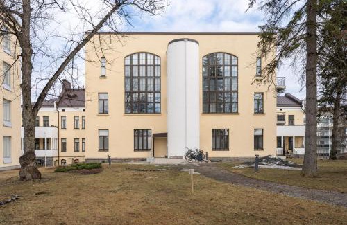 Kuopio Appartement | Stunning Loft with Water View & Free Garage Parking