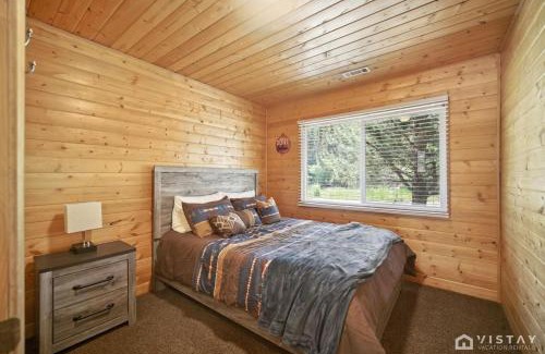 Mammoth Creek Maison | Stunning Log Cabin Close to Panguitch Lake