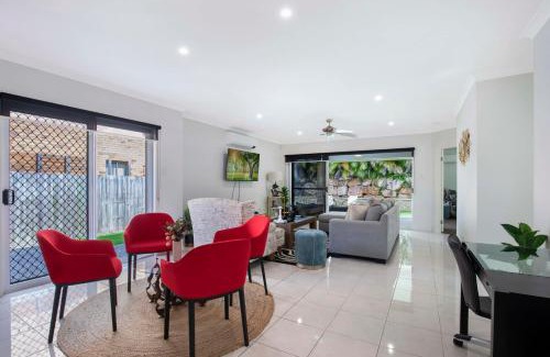 North Lakes Maison | Stunning luxurious house