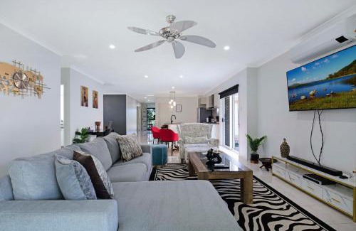 North Lakes Maison | Stunning luxurious house