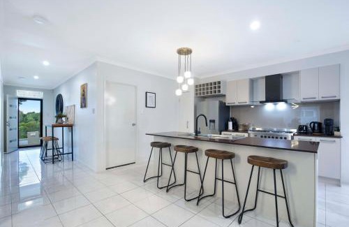 North Lakes Maison | Stunning luxurious house