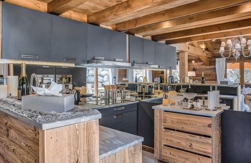 Praz-sur-Arly Chalet De Ski | Stunning luxury chalet with pool directly on the slopes