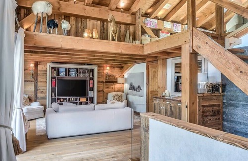 Praz-sur-Arly Chalet De Ski | Stunning luxury chalet with pool directly on the slopes