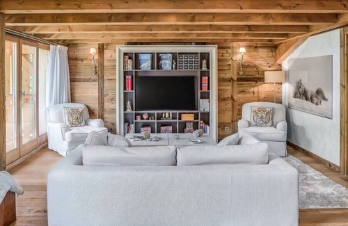 Praz-sur-Arly Chalet De Ski | Stunning luxury chalet with pool directly on the slopes