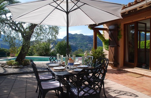 La Roquette-sur-Var Villa | Impresionantes vistas a la montaña con piscina privada aislada
