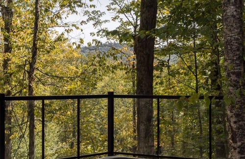 La Conception Chalet De Ski | Stunning modern chalet nestled in the breathtaking Laurentian mountains.