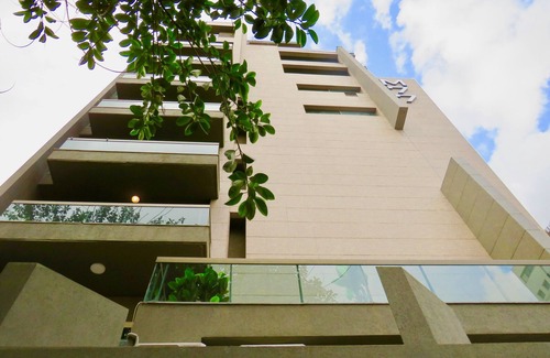 Beirut Appartement | Superbe duplex moderne à Gemmeyzeh avec une vue à 360 degrés!