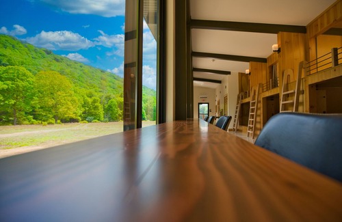 Clearville Cabine | Stunning Modern Private Cabin at River Mountain Resort