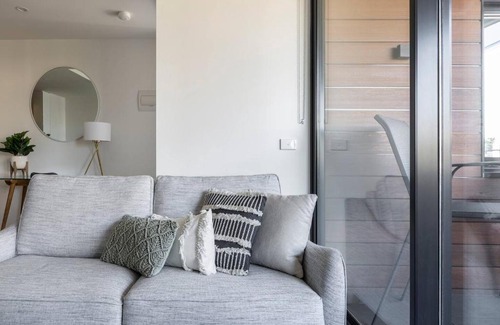 Richmond North Appartement | Stunning Modern Style with a Gym, Pool and Spa