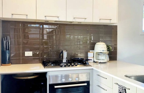 Ashgrove Maison | Stunning, Modern Two Level Townhome! Inner Cityclose to Everything!