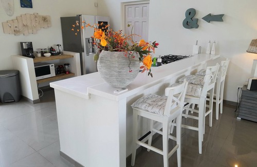 Noord Villa | Modern and clean 6 guest home - guest favorite - spectacular view -private pool