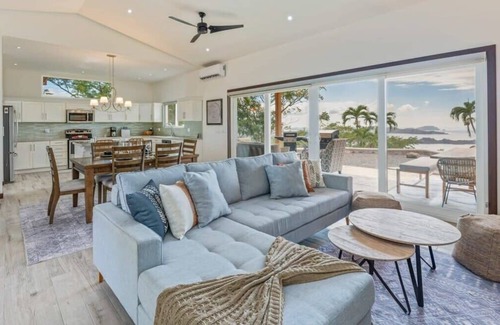Rio Seco Maison | Stunning Mountaintop Property with Stylish Main Home, Private Guesthouse & Infin
