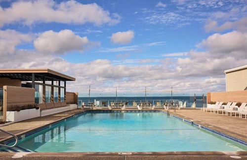 Silver Beach Hôtel | Stunning Natural Surroundings! Close to Nobska Lighthouse! FREE Parking!