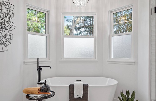 Pleasant Hill Maison | Stunning new 3,800 sq ft home, close to restaurant's and shops